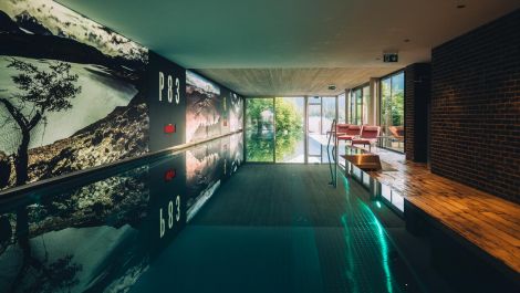 Wolfgangsee Hotel mit Pool Infinity-Pool im Spa Hotel Salzburger Land am Wolfgangsee